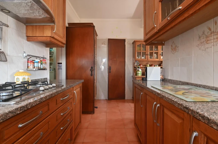 Apartamento T3 para Venda em Massamá e Monte Abraão Foto 8