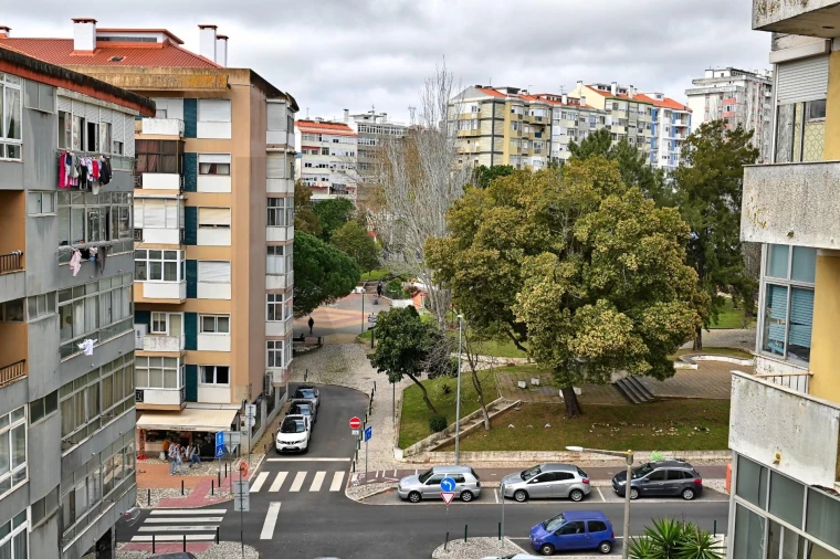 Apartamento T3 para Venda em Massamá e Monte Abraão Foto 18