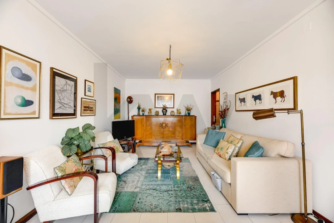 Apartamento T2 para Venda em Algés, Linda-A-Velha e Cruz Quebrada-Dafundo Foto 3