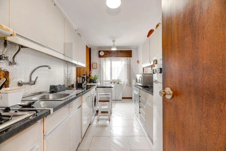 Apartamento T2 para Venda em Algés, Linda-A-Velha e Cruz Quebrada-Dafundo Foto 7