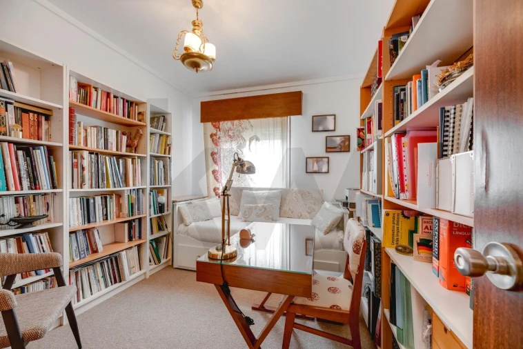 Apartamento T2 para Venda em Algés, Linda-A-Velha e Cruz Quebrada-Dafundo Foto 14