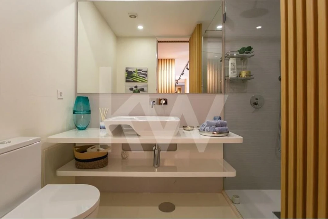 Apartamento T4 para Arrendamento em Campolide Foto 23