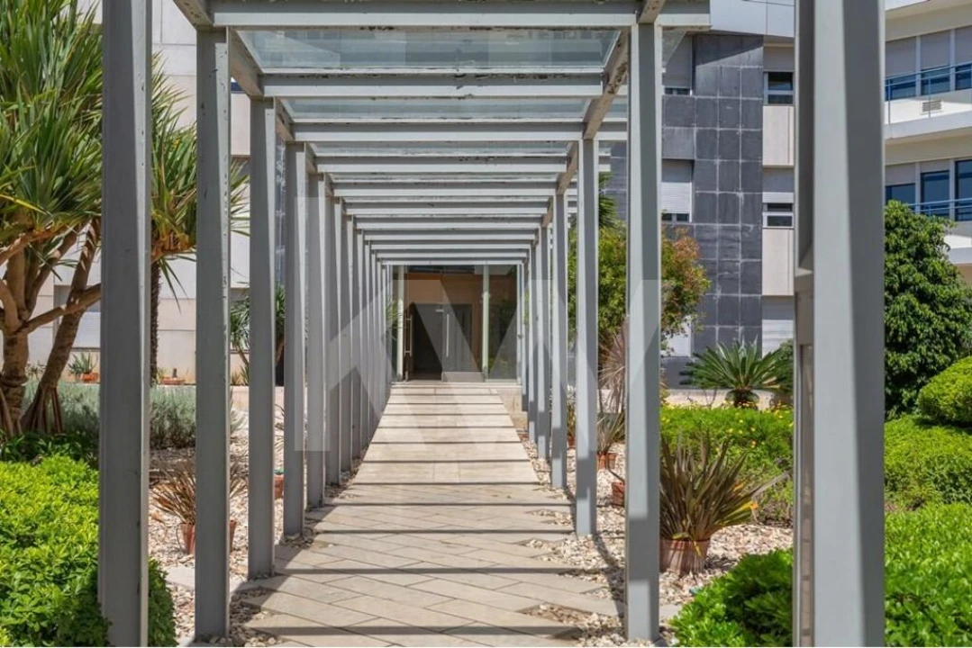 Apartamento T4 para Arrendamento em Campolide Foto 4