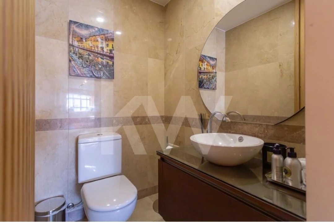 Apartamento T4 para Arrendamento em Campolide Foto 22