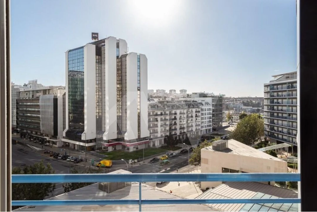 Apartamento T4 para Arrendamento em Campolide Foto 49