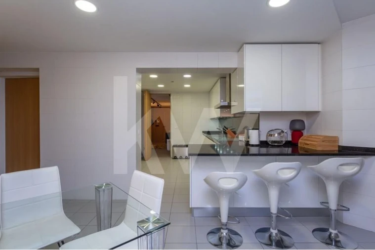 Apartamento T4 para Arrendamento em Campolide Foto 45