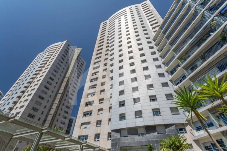 Apartamento T4 para Arrendamento em Campolide Foto 3