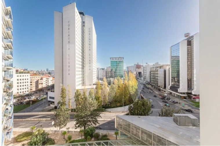 Apartamento T4 para Arrendamento em Campolide Foto 28