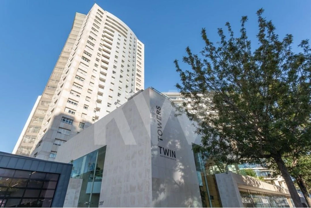 Apartamento T4 para Arrendamento em Campolide Foto 1