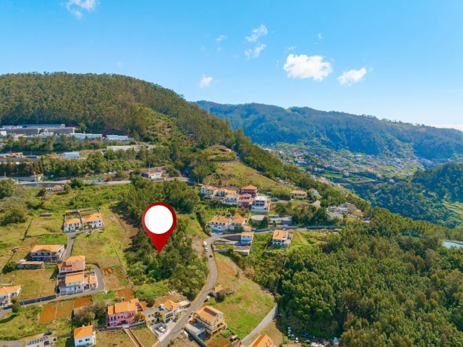 Terreno para Venda em Ribeira Brava Foto 2