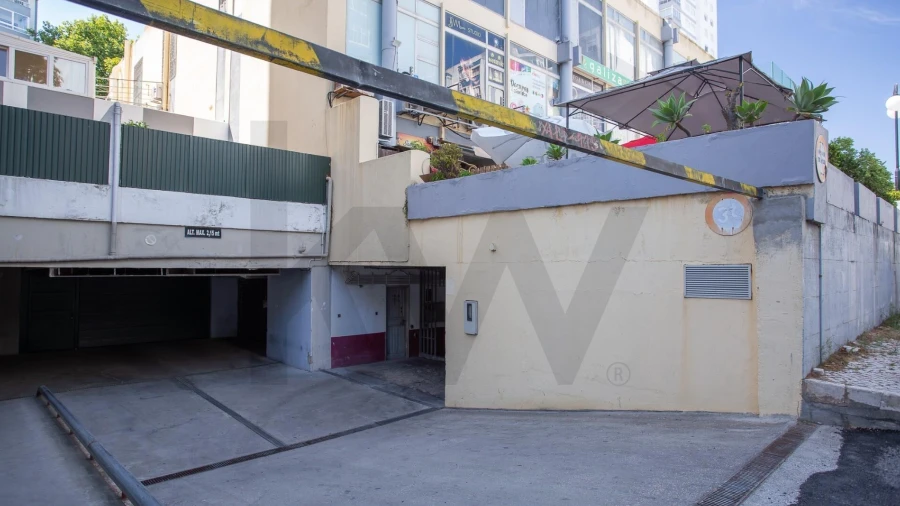 Garagem para Venda em Cascais e Estoril