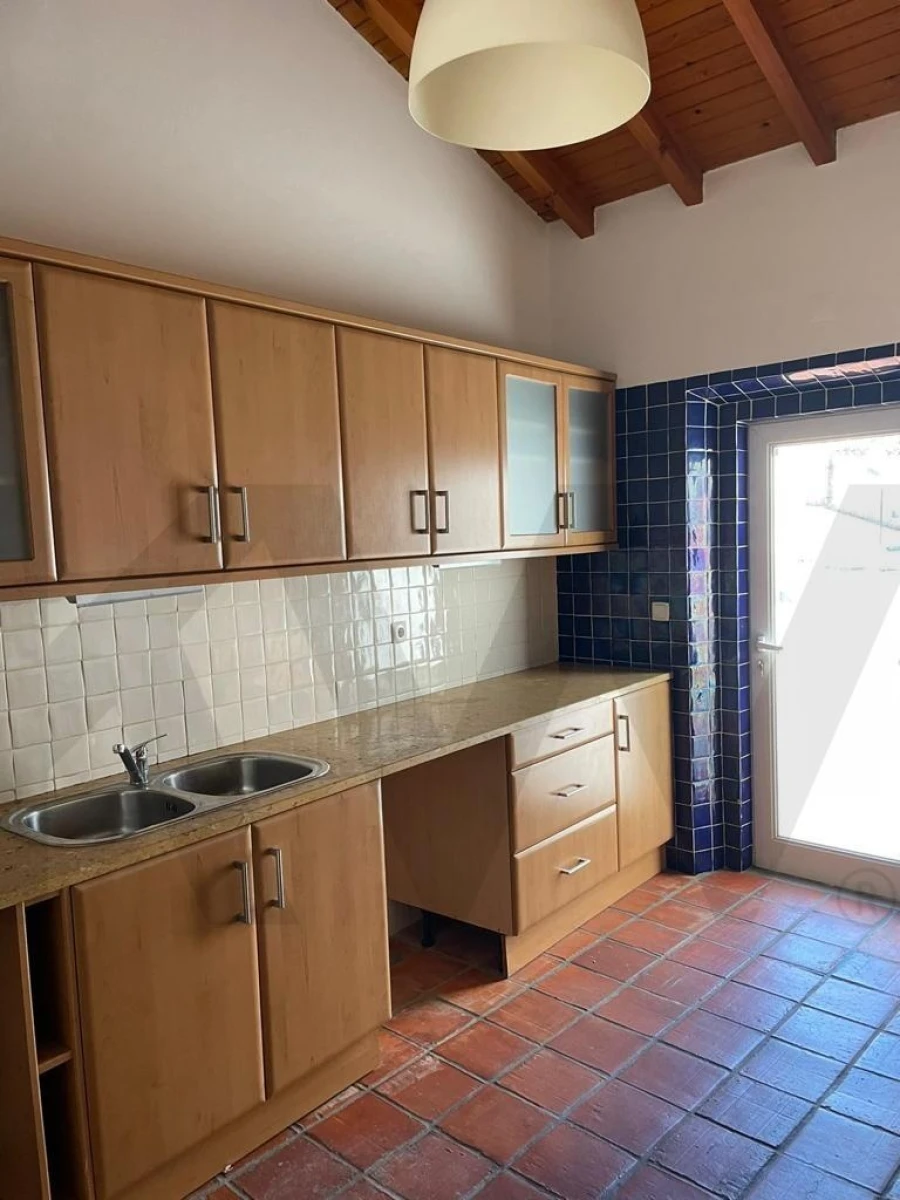 Moradia T2 para Venda em Nossa Senhora da Vila, Nossa Senhora do Bispo e Silveiras Foto 1