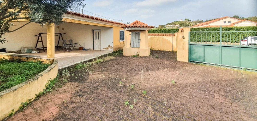 Moradia T2 para Venda em São Bartolomeu dos Galegos e Moledo Foto 12