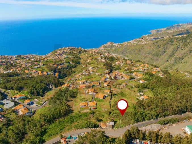 Terreno para Venda em Ribeira Brava Foto 1