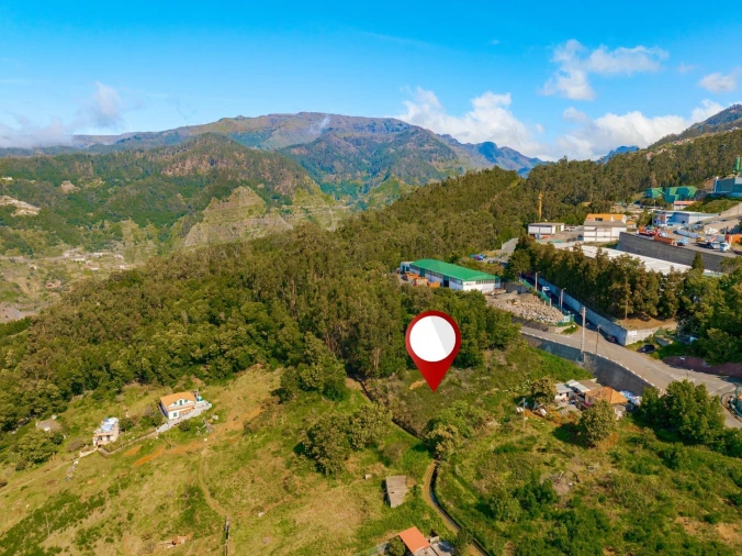 Terreno para Venda em Ribeira Brava Foto 12