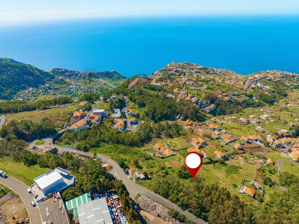 Terreno para Venda em Ribeira Brava Foto 2