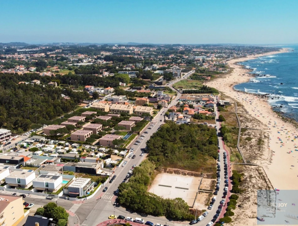 Moradia T4 para Venda em Madalena Foto 6