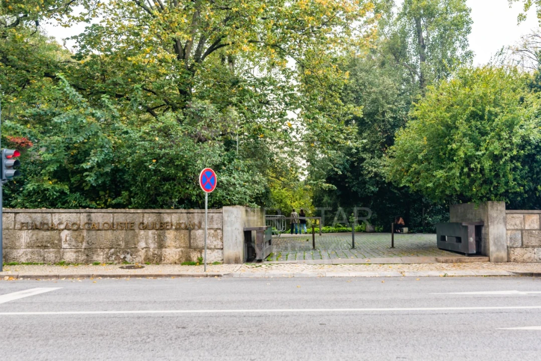 Apartamento T6 para Venda em Avenidas Novas Foto 46