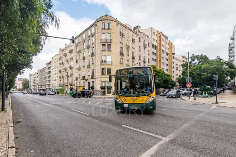 Apartamento T6 para Venda em Avenidas Novas Foto 47