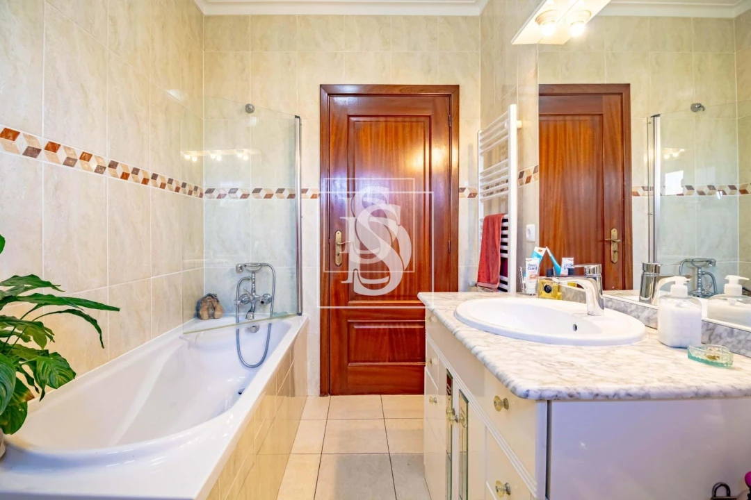 Moradia T7 para Venda em Vila Garcia, Aboim e Chapa Foto 11