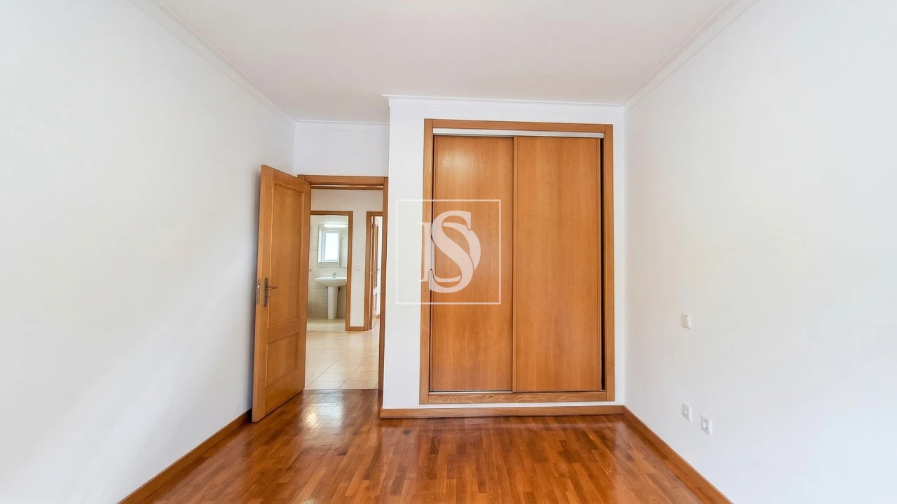 Apartamento T3 para Venda em Santa Clara e Castelo Viegas Foto 21