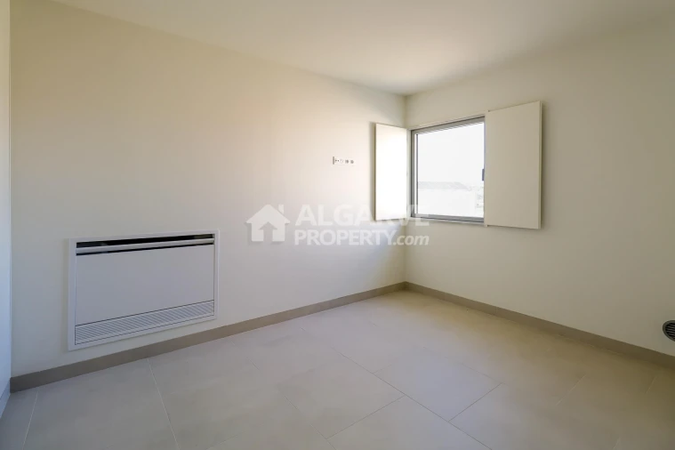 Apartamento T3 para Venda em Quarteira Foto 16