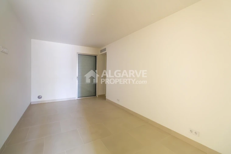Apartamento T3 para Venda em Quarteira Foto 4