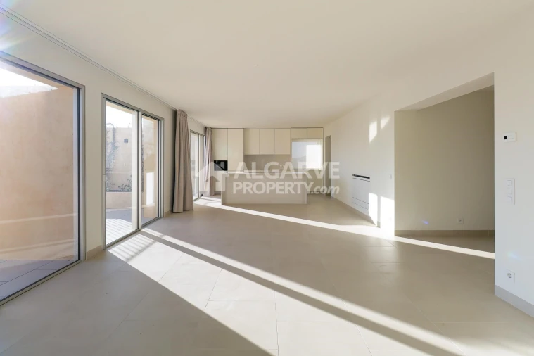 Apartamento T3 para Venda em Quarteira Foto 8