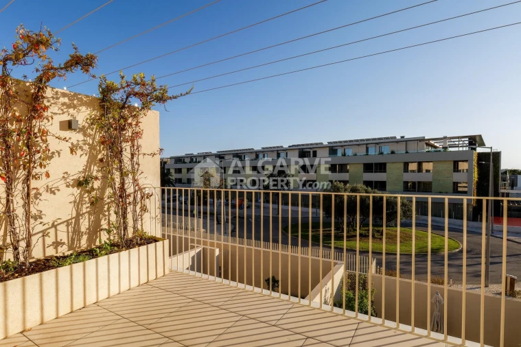 Apartamento T3 para Venda em Quarteira Foto 11