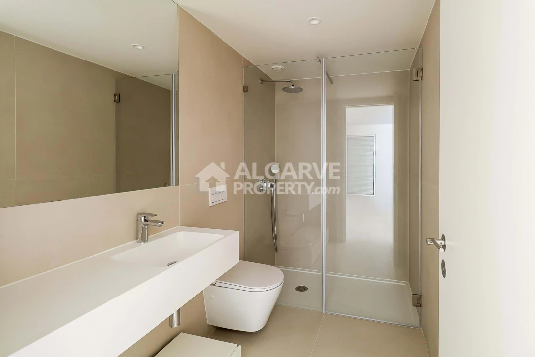 Apartamento T3 para Venda em Quarteira Foto 17