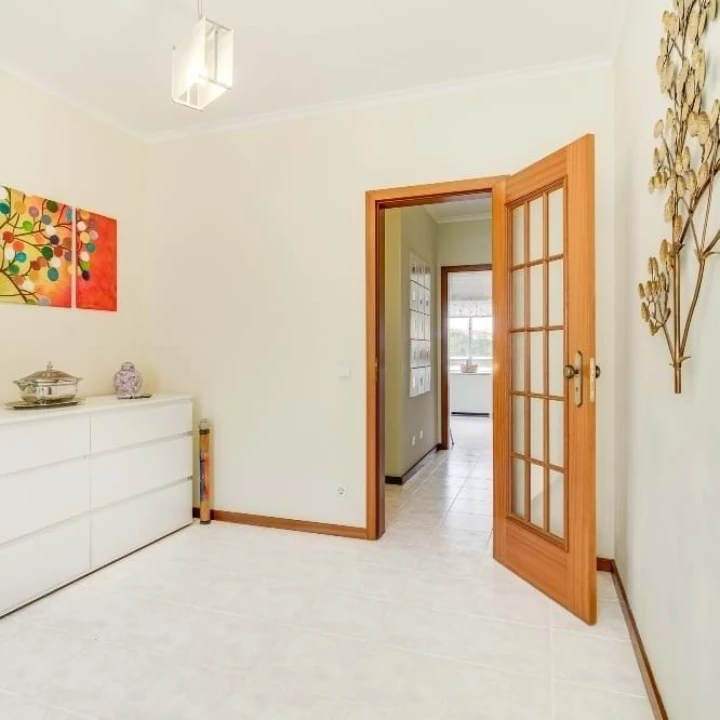 Apartamento T3 para Venda em Oeiras e São Julião da Barra, Paço de Arcos e Caxias Foto 8