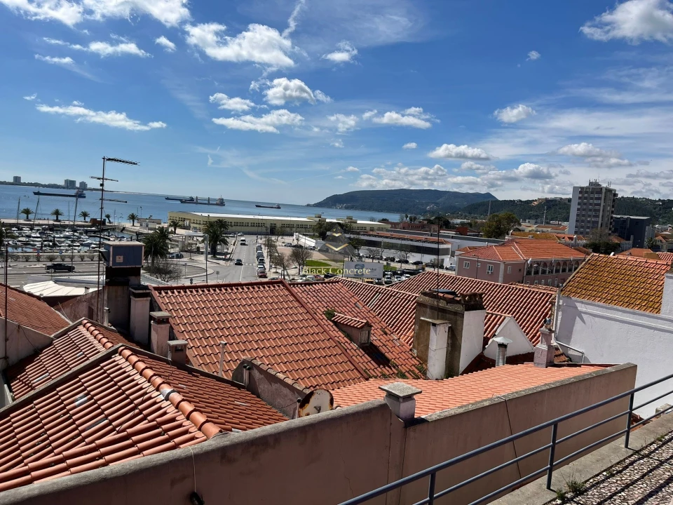 Apartamento T1 para Venda em Setubal (São Sebastião) Foto 1