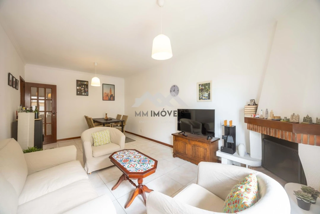 Apartamento T2 para Venda em Rio Tinto Foto 3