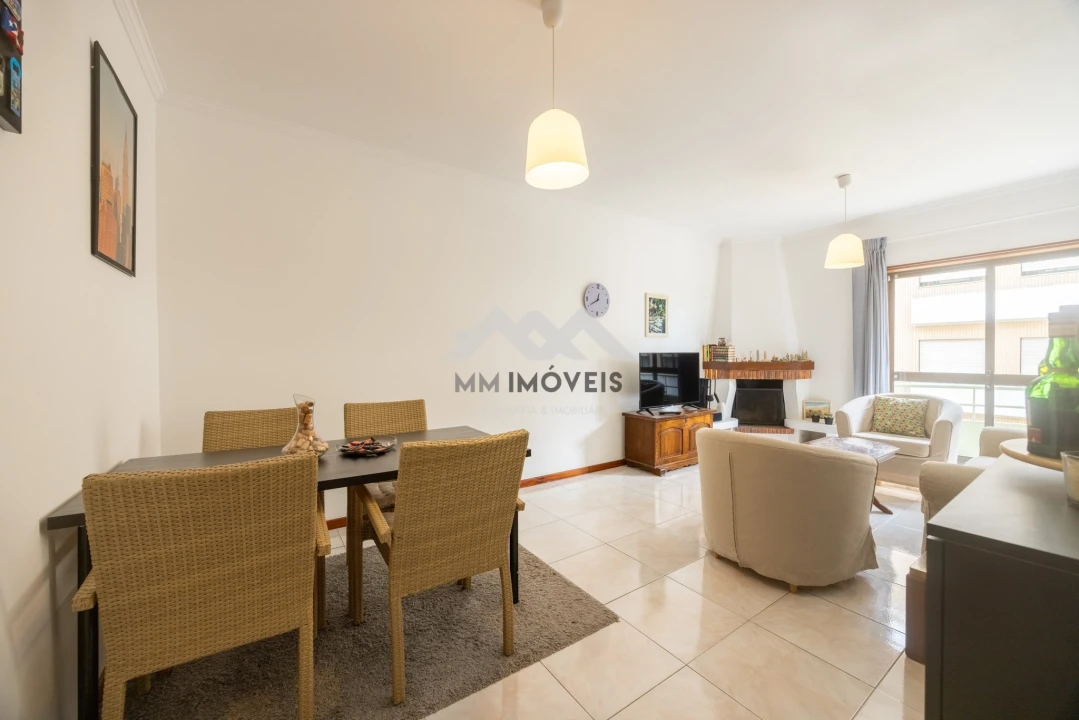 Apartamento T2 para Venda em Rio Tinto Foto 2