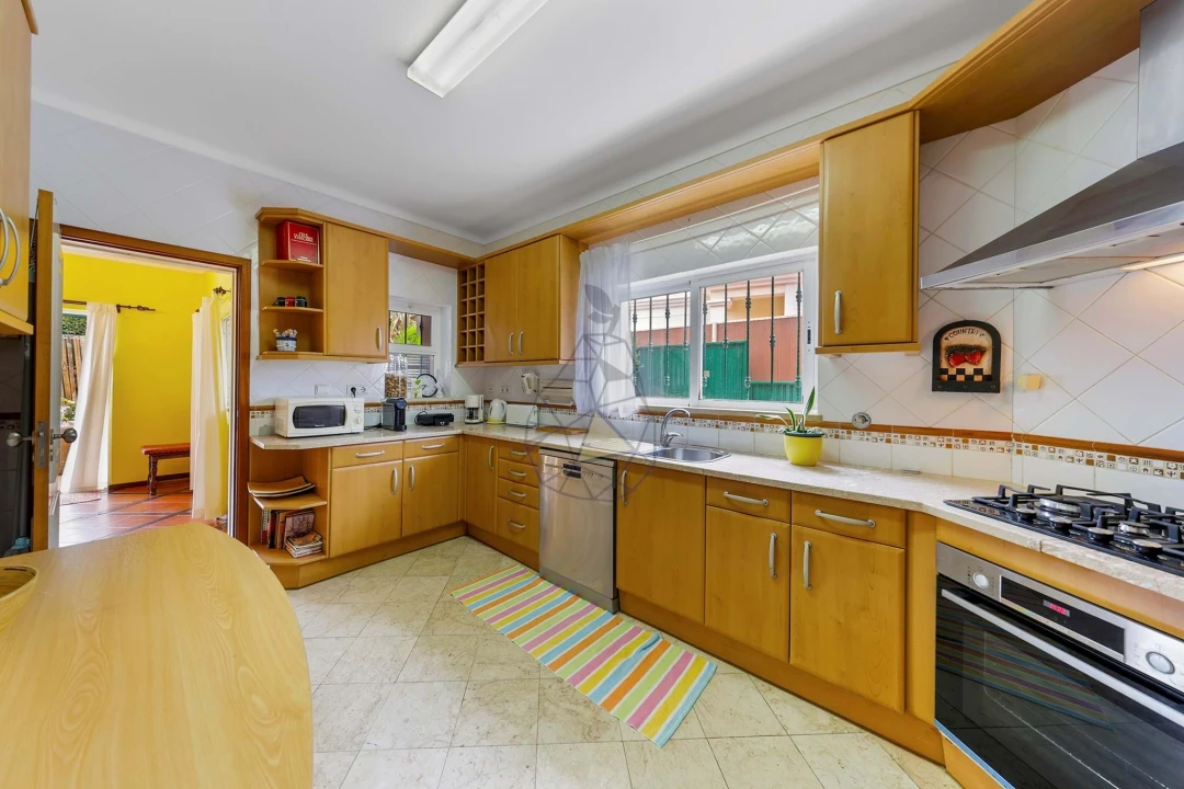 Moradia T5 para Venda em Alvor Foto 3