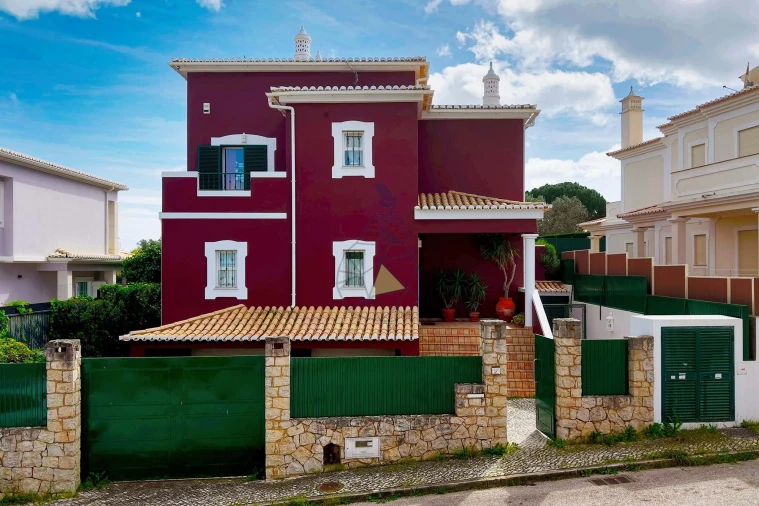 Moradia T5 para Venda em Alvor Foto 4