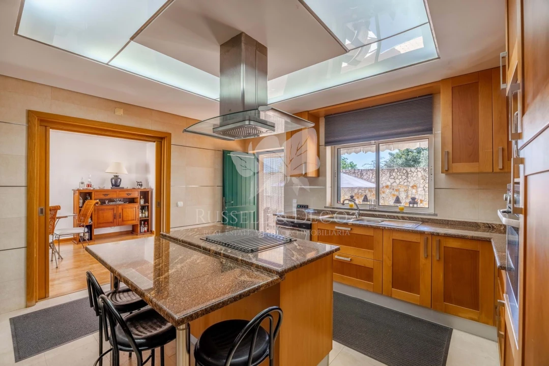 Moradia T4 para Venda em Quelfes Foto 16