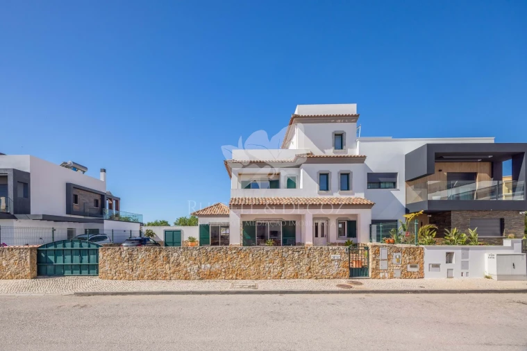 Moradia T4 para Venda em Quelfes Foto 39