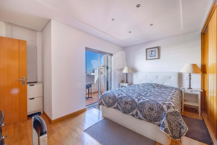 Moradia T4 para Venda em Quelfes Foto 22