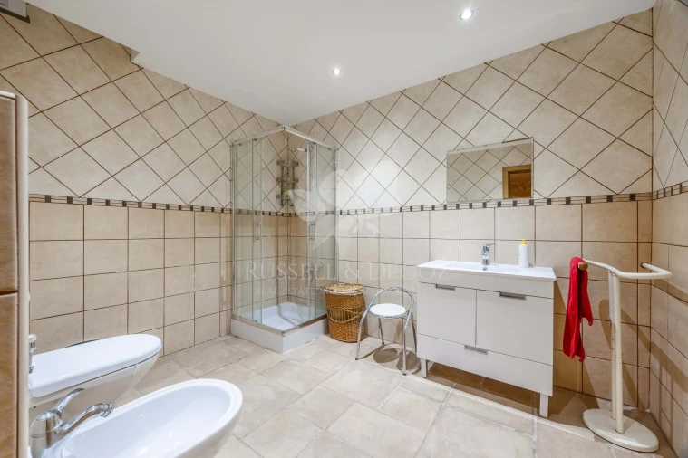 Moradia T4 para Venda em Quelfes Foto 38