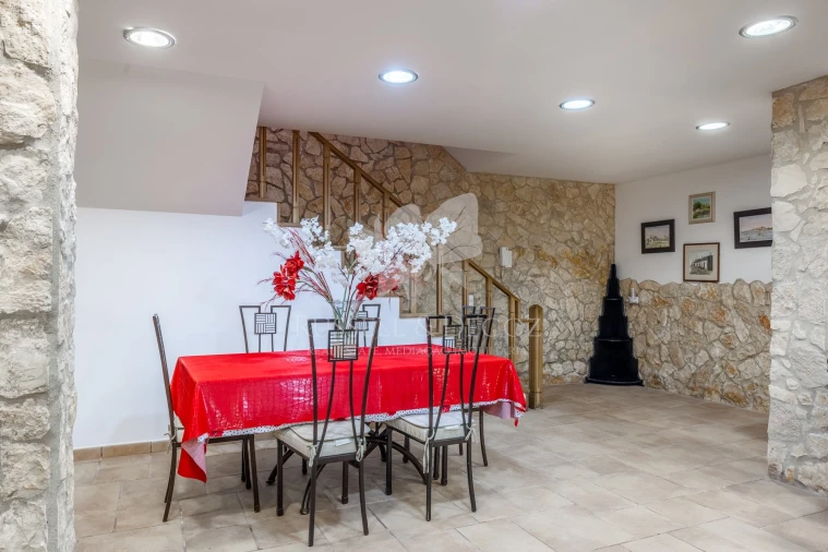 Moradia T4 para Venda em Quelfes Foto 31