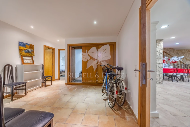 Moradia T4 para Venda em Quelfes Foto 37