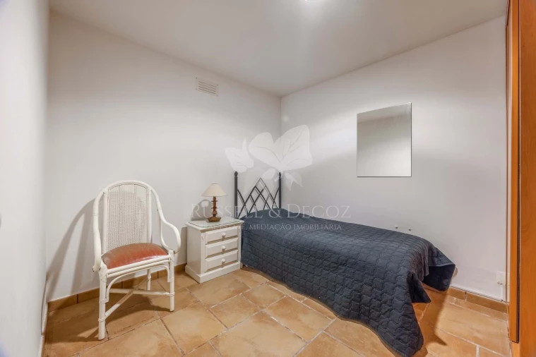 Moradia T4 para Venda em Quelfes Foto 35