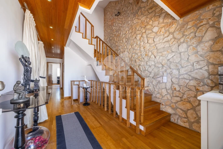 Moradia T4 para Venda em Quelfes Foto 6