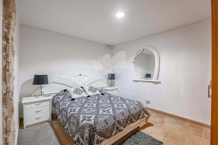 Moradia T4 para Venda em Quelfes Foto 34