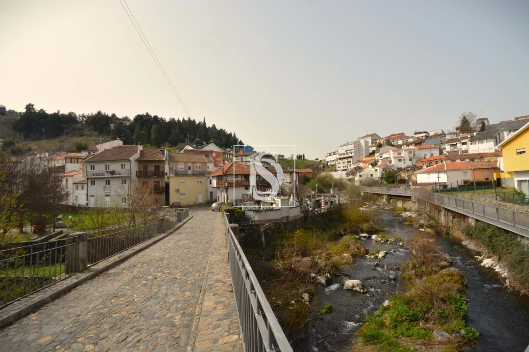 Moradia T5 para Venda em Sé, Santa Maria e Meixedo Foto 3