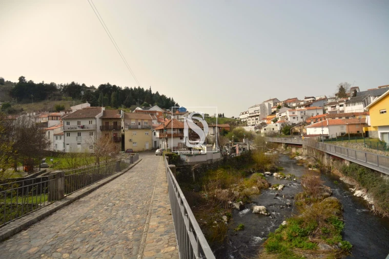 Moradia T5 para Venda em Sé, Santa Maria e Meixedo Foto 3