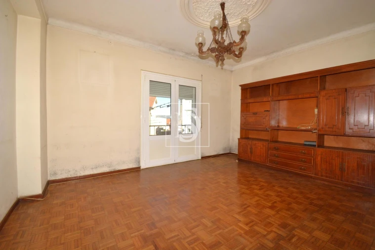 Apartamento T2 para Venda em Sé, Santa Maria e Meixedo Foto 6