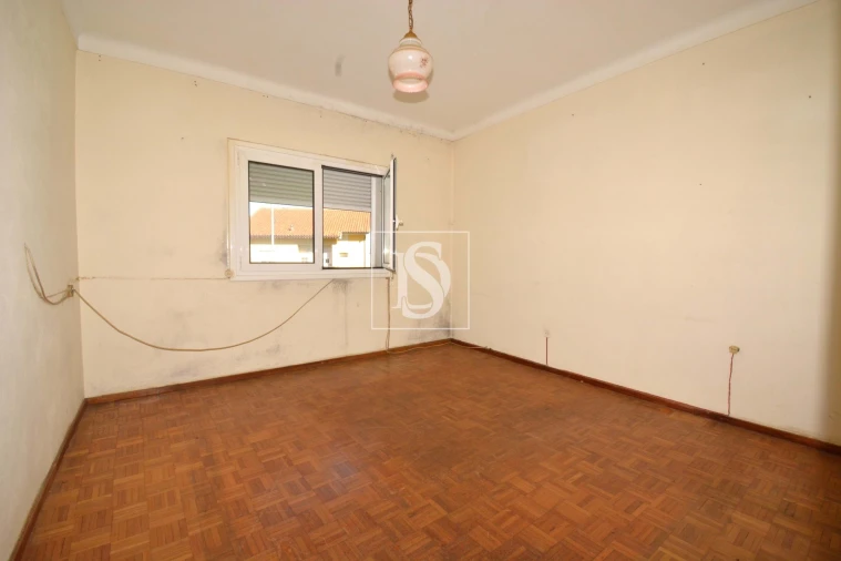 Apartamento T2 para Venda em Sé, Santa Maria e Meixedo Foto 3