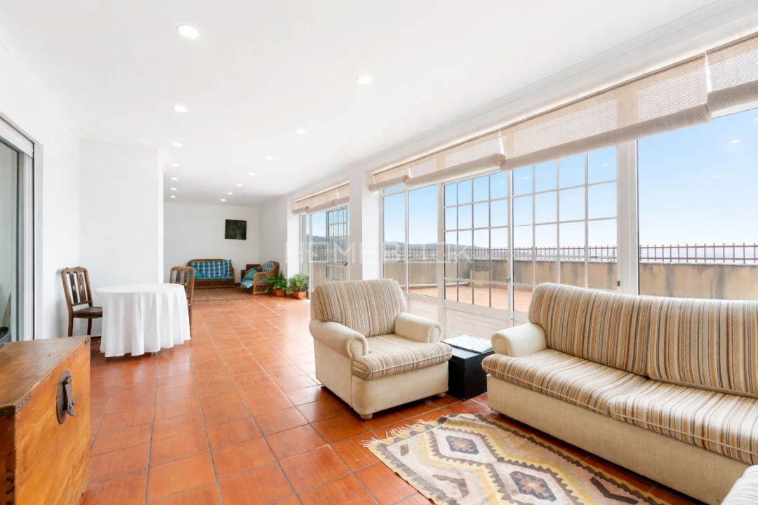 Apartamento T4 para Venda em Santo Antonio dos Olivais Foto 11